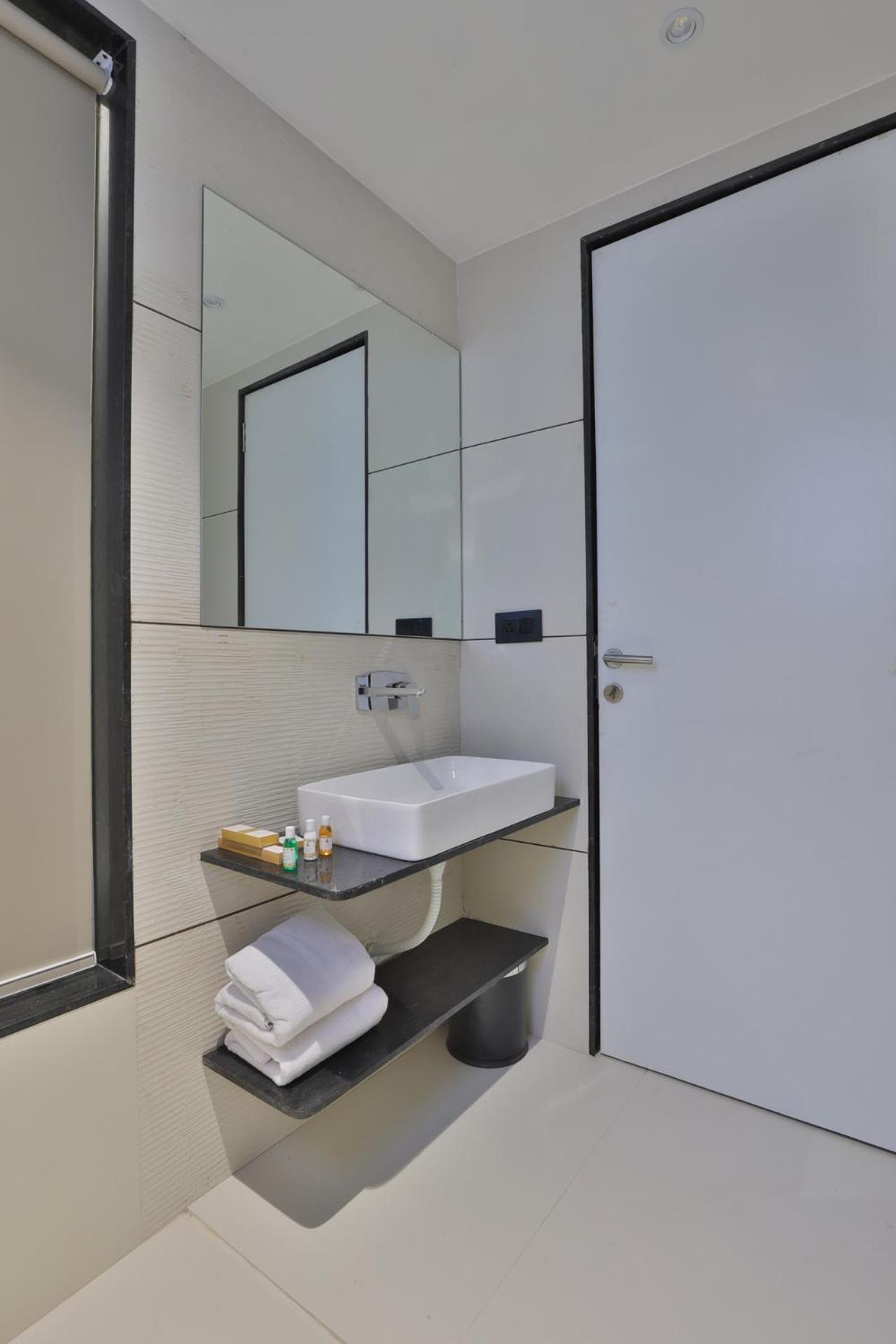 Hotel Elements סוראט מראה חיצוני תמונה
