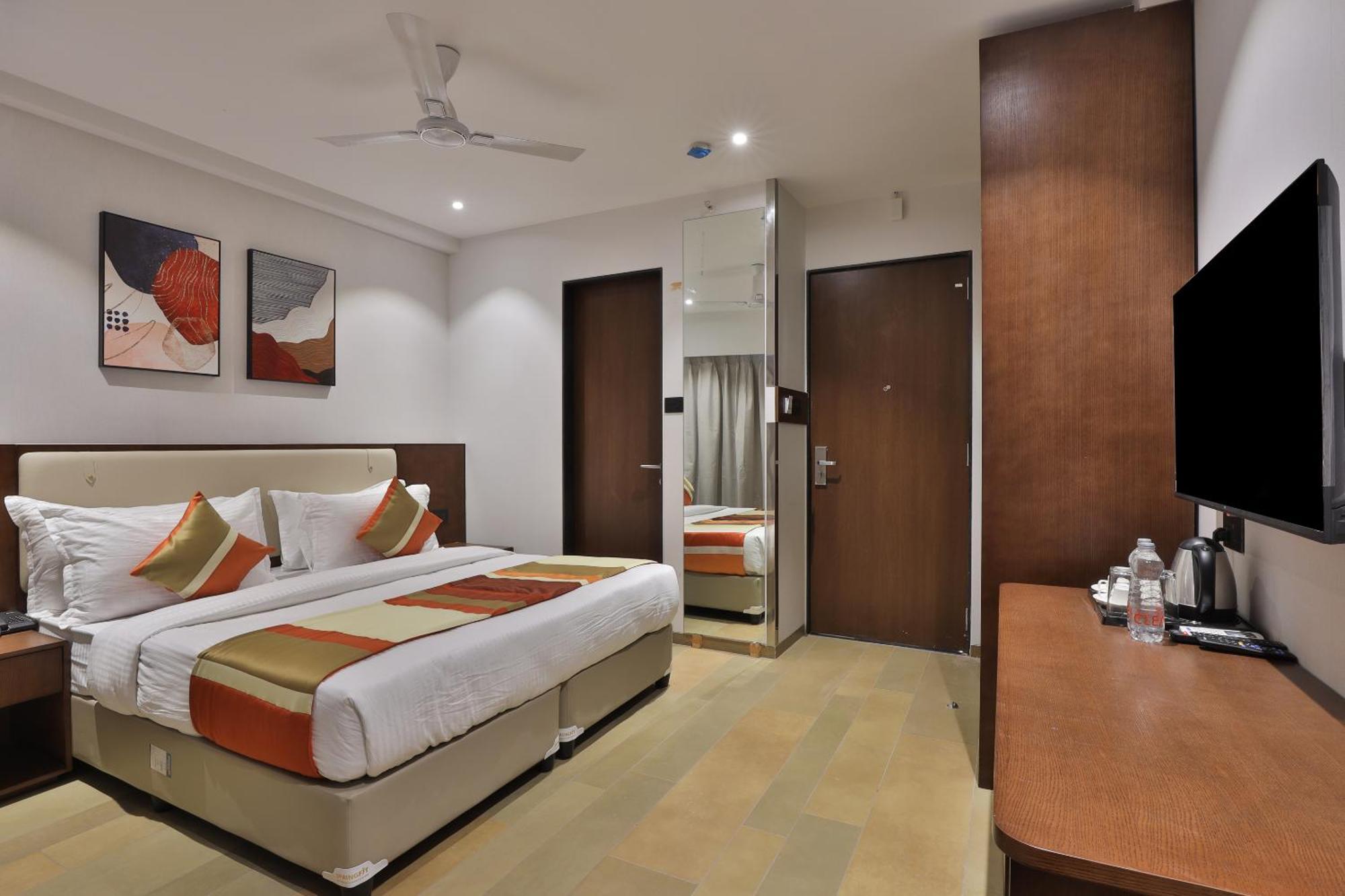 Hotel Elements סוראט מראה חיצוני תמונה