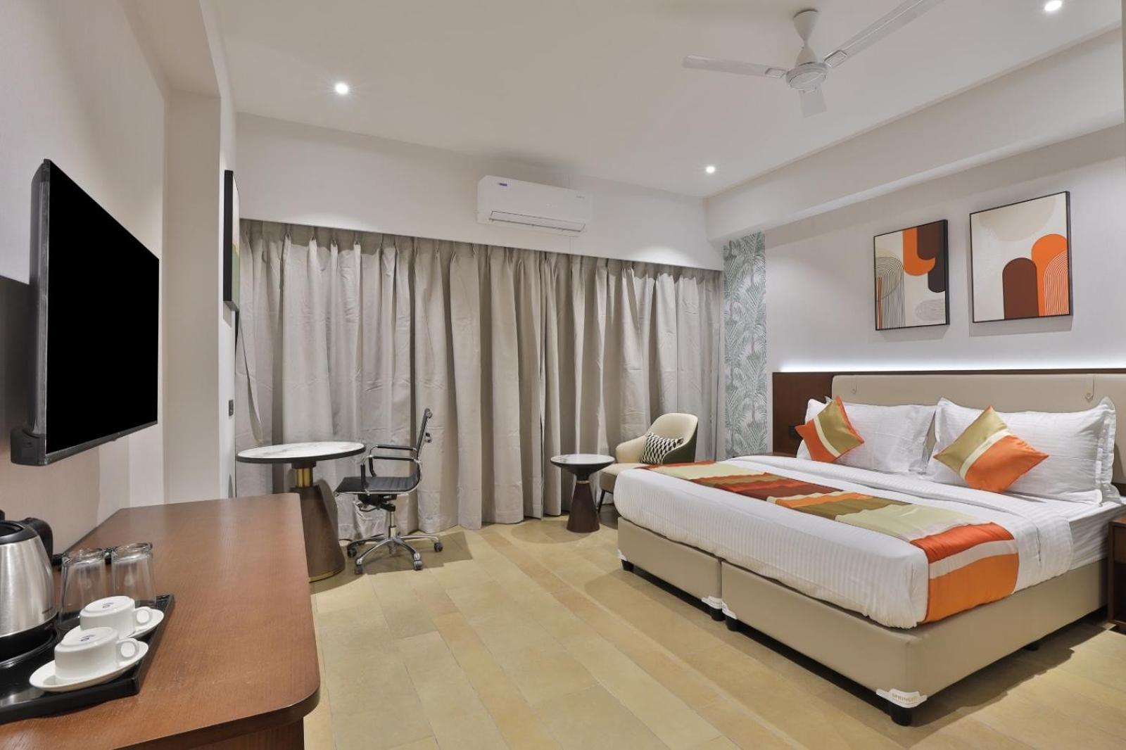 Hotel Elements סוראט מראה חיצוני תמונה